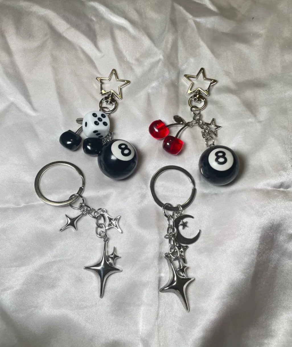 8 ball keychain 🎱