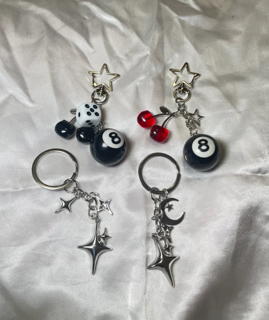8 ball keychain 🎱